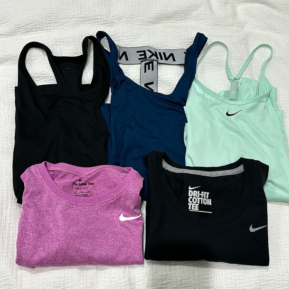 5 Nike work out tops